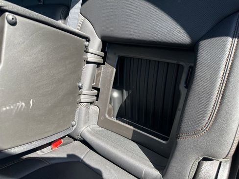 Used 2023 GMC Sierra 2500 AT4 w/ AT4 Premium Plus Package AWD/4WD image 27