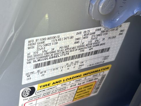 New 2025 Lincoln Navigator Reserve w/ Jet Appearance Package image 15