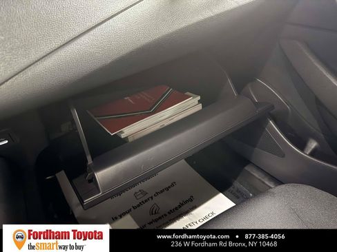 Used 2025 Toyota Corolla LE FWD image 31