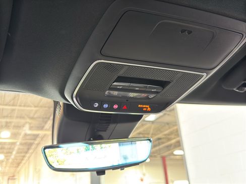 Used 2025 GMC Acadia Denali w/ Super Cruise Package AWD/4WD image 39
