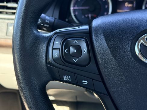 Used 2016 Toyota Camry LE FWD image 14