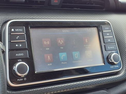 Used 2021 Nissan Kicks S FWD image 17