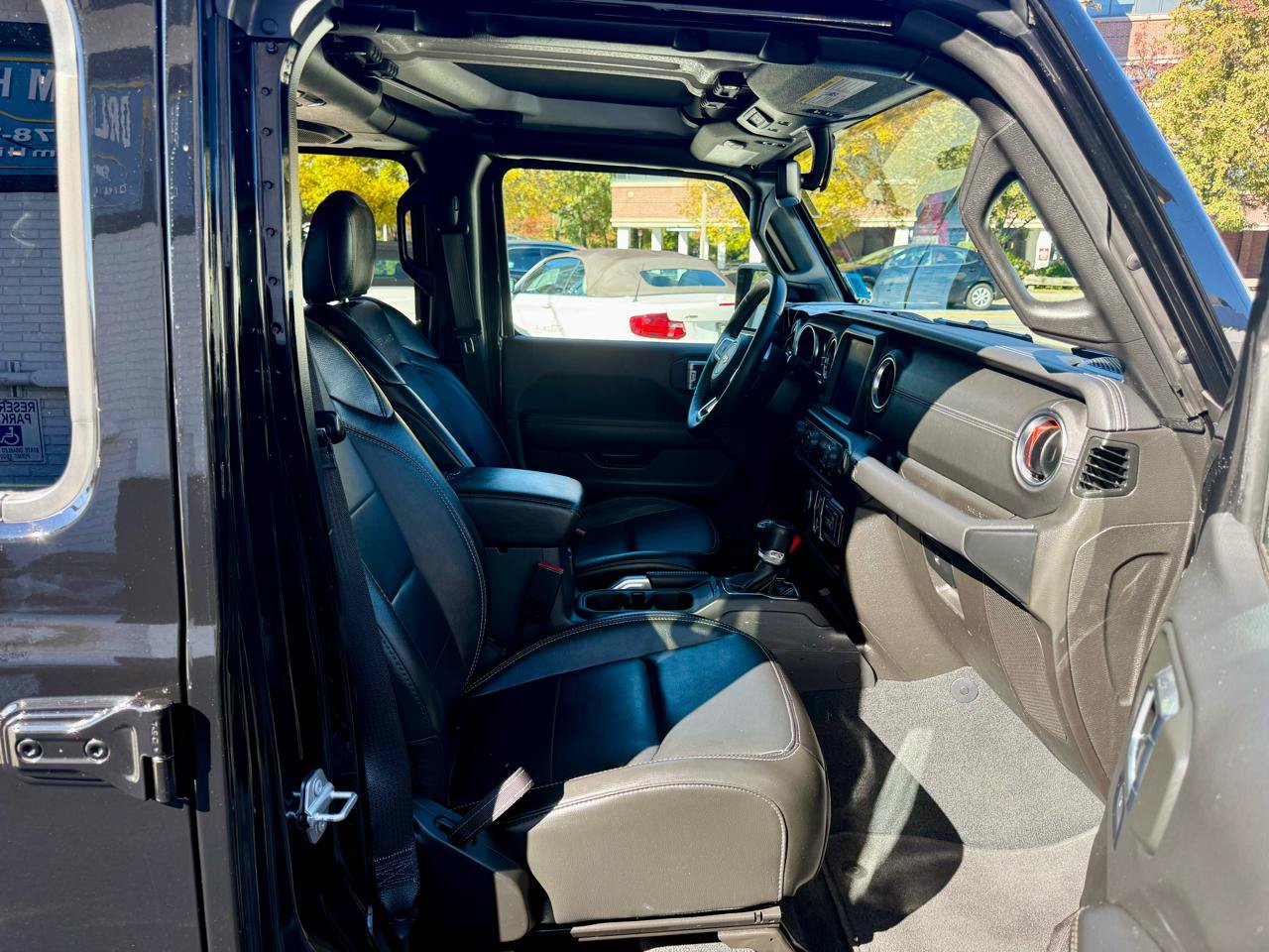 Used 2022 Jeep Gladiator Overland w/ Popular Equipment Package AWD/4WD image 22