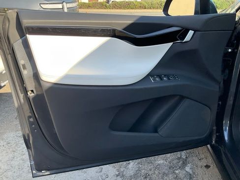 Used 2019 Tesla Model X Performance image 23