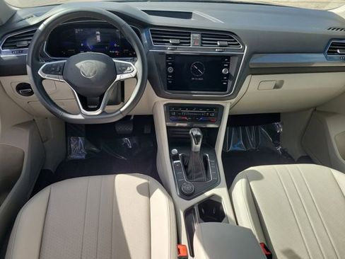 Used 2022 Volkswagen Tiguan SE image 15