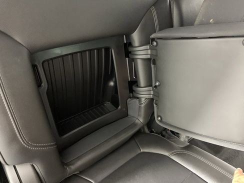 Used 2019 GMC Sierra 1500 SLT w/ SLT Premium Package image 32