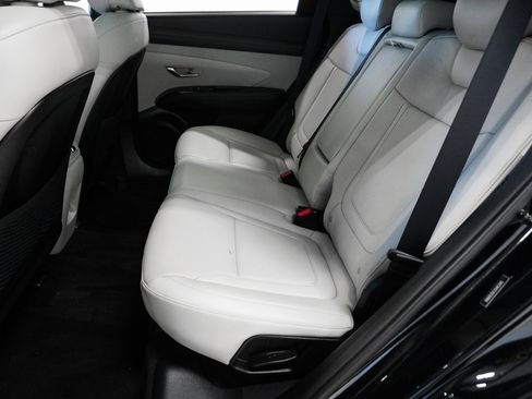 Used 2025 Hyundai Tucson Limited image 16