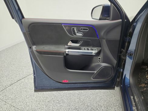 Used 2021 Mercedes-Benz GLB 250 image 14