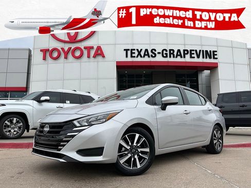 Used 2025 Nissan Versa SV image 1