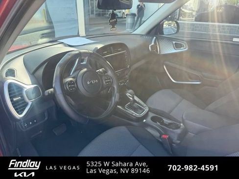 Certified 2023 Kia Soul LX FWD image 8