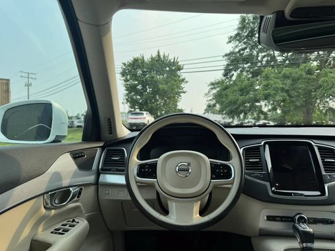 Used 2017 Volvo XC90 T6 Momentum w/ Vision Package AWD/4WD image 18