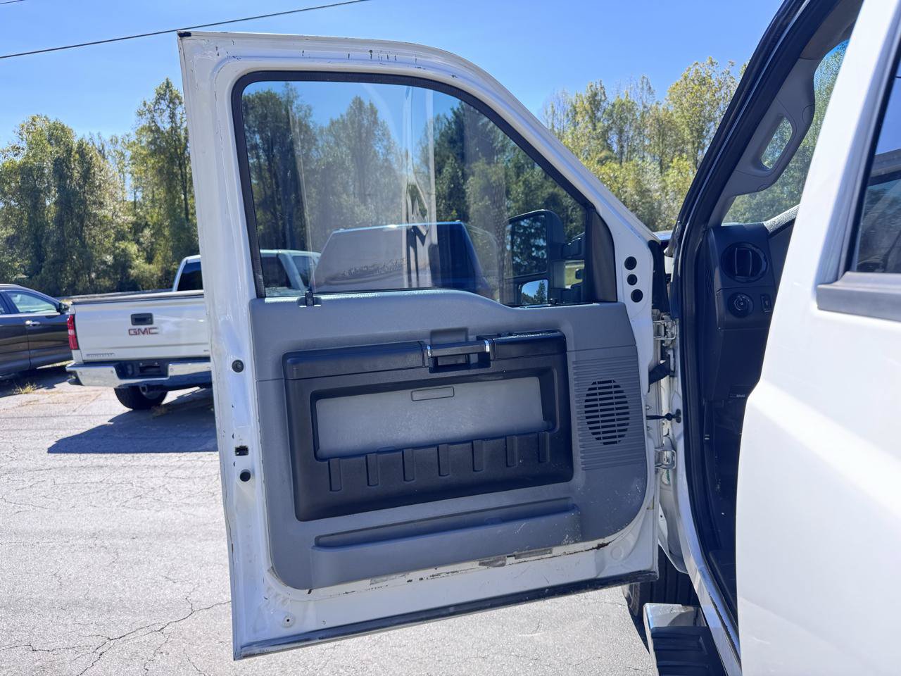 Used 2015 Ford F250 XL w/ Power Equipment Group AWD/4WD image 9
