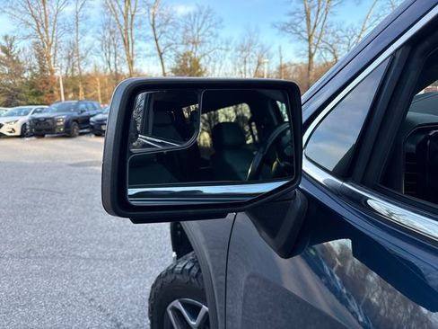 Used 2022 GMC Sierra 1500 SLT w/ SLT Convenience Package image 7