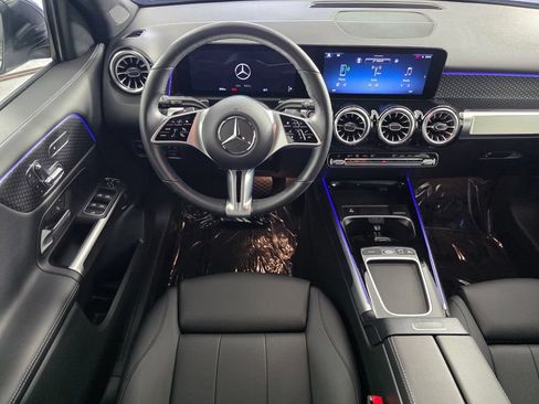 Certified 2025 Mercedes-Benz GLB 250 image 12