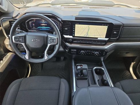 Certified 2026 Chevrolet Silverado 1500 LT Trail Boss w/ LPO, Dark Essentials Package AWD/4WD image 12