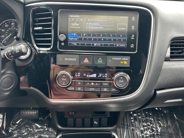 Used 2018 Mitsubishi Outlander LE AWD/4WD image 28