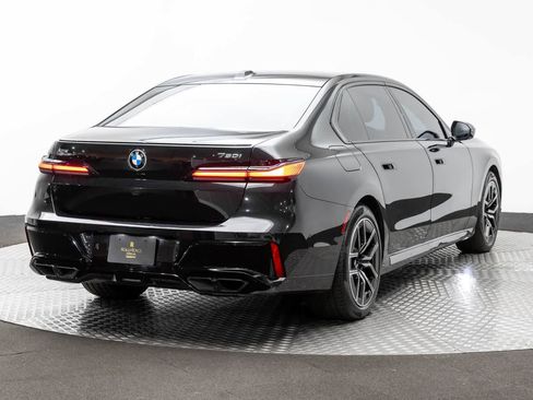 Used 2024 BMW 760i xDrive w/ Executive Package AWD/4WD image 22