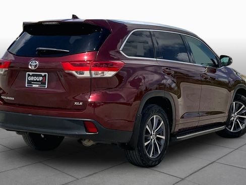 Used 2017 Toyota Highlander XLE FWD image 13