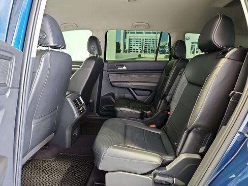 Used 2022 Volkswagen Atlas SE w/ Black Wheel Package AWD/4WD image 10