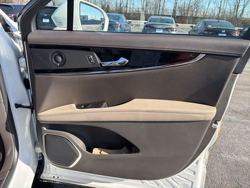 Used 2023 Lincoln Nautilus Reserve w/ Equipment Group 201A image 27