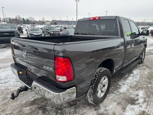 Used 2017 RAM 1500 ST w/ SXT Appearance Group image 5