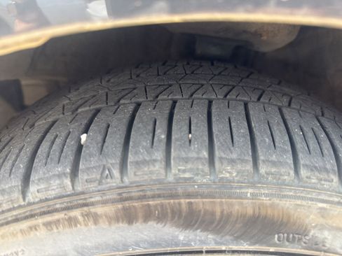 Used 2025 Toyota Corolla SE image 3