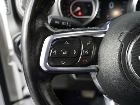 Used 2019 Jeep Wrangler Unlimited Sahara AWD/4WD image 33