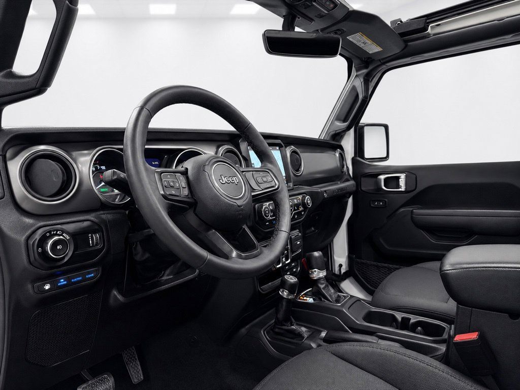 Used 2023 Jeep Wrangler Unlimited w/ Sun & Screen Package AWD/4WD image 19