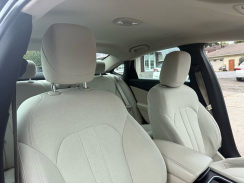 Used 2015 Chrysler 200 Limited image 59