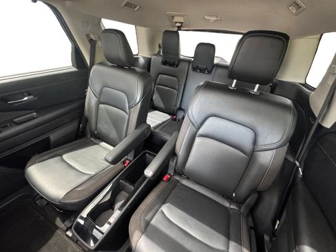 Used 2022 Nissan Pathfinder SL w/ SL Premium Package FWD image 15