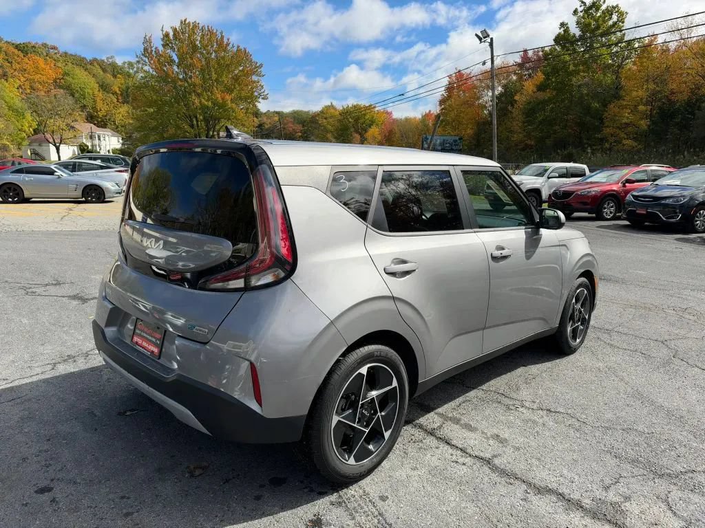 Used 2023 Kia Soul EX FWD image 8