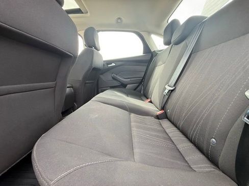 Used 2017 Ford Focus SEL image 29