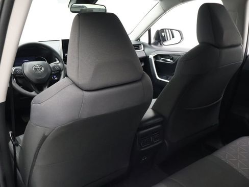 Certified 2025 Toyota RAV4 XLE FWD image 20