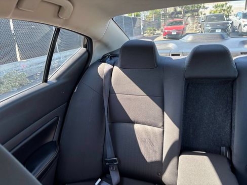 Used 2025 Nissan Altima 2.5 SV FWD image 40