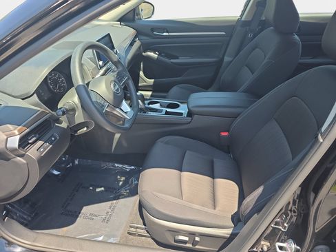 Used 2023 Nissan Altima 2.5 SV FWD image 16