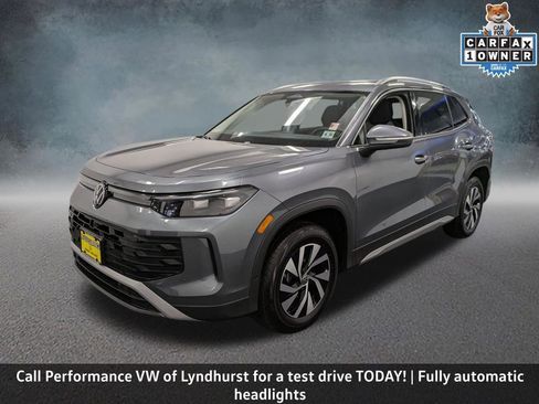 Used 2025 Volkswagen Tiguan S image 2