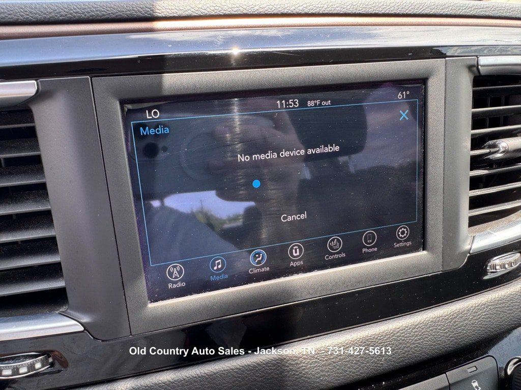 Used 2019 Chrysler Pacifica Touring-L FWD image 34