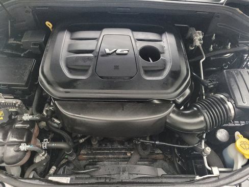 Used 2019 Jeep Grand Cherokee Altitude AWD/4WD image 30