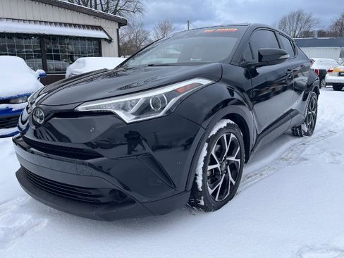 Used 2018 Toyota C-HR XLE image 2