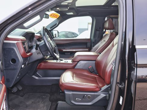 Used 2022 Ford Expedition Limited image 13