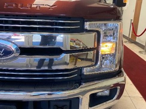 Used 2017 Ford F250 Lariat w/ Chrome Package RWD image 10