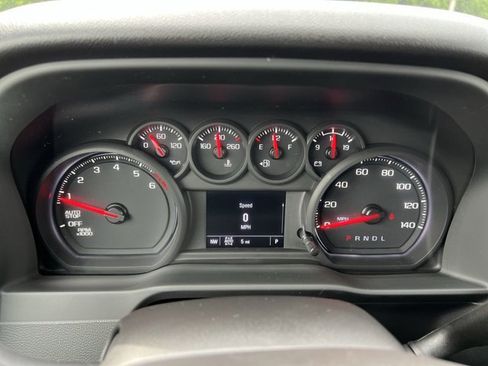 Used 2024 Chevrolet Silverado 1500 Custom w/ Dark Appearance Package image 12