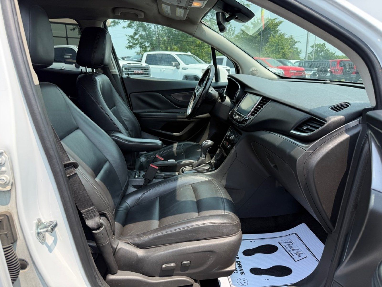 Used 2020 Buick Encore Essence FWD image 24
