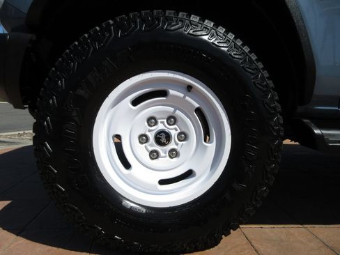 Certified 2025 Ford Bronco Heritage Edition AWD/4WD image 9