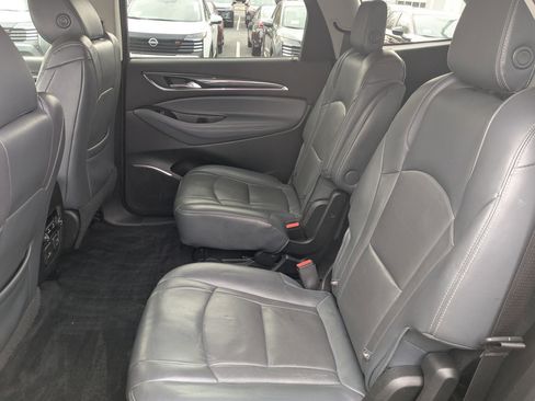 Used 2018 Buick Enclave Essence w/ LPO, Luxury Package image 32