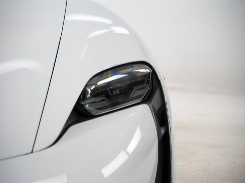 Used 2022 Porsche Taycan 4S w/ Premium Package image 7