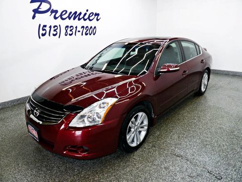Used 2011 Nissan Altima 3.5 SR w/ 3.5SR Premium Pkg FWD image 1