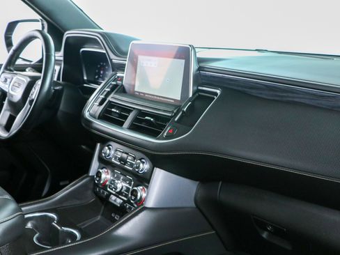 Used 2023 GMC Yukon XL SLT w/ SLT Luxury Package AWD/4WD image 31