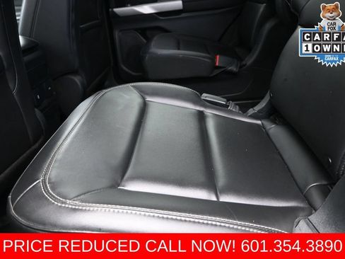 Used 2023 Ford Explorer XLT w/ Equipment Group 202A AWD/4WD image 16