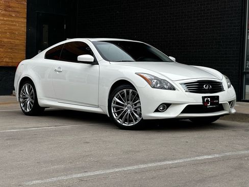 Used 2011 INFINITI G37 x Coupe w/ Premium Pkg image 7